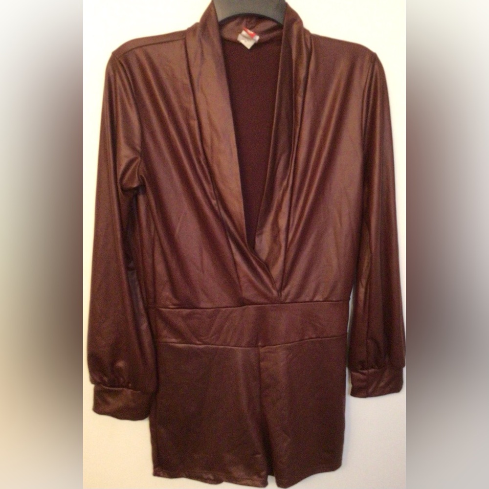 Best Cody burgundy shorts romper size large